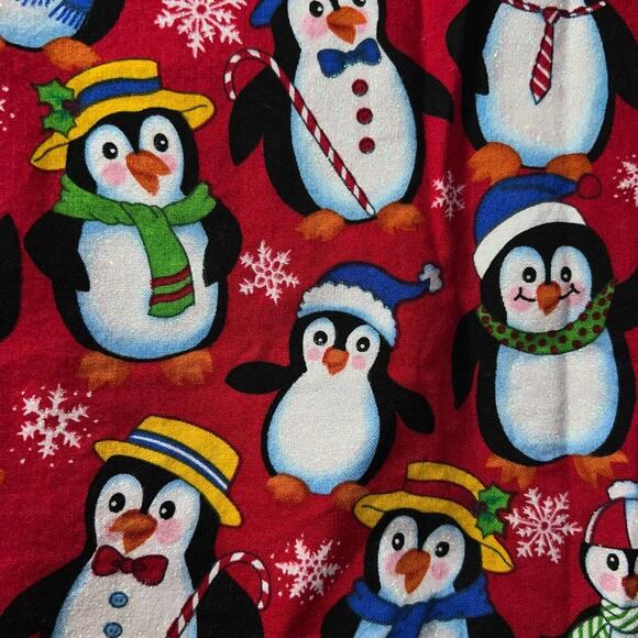 Peaches Uniforms short sleeve Penguin holiday scrub top women’s size medium - Picture 5 of 7